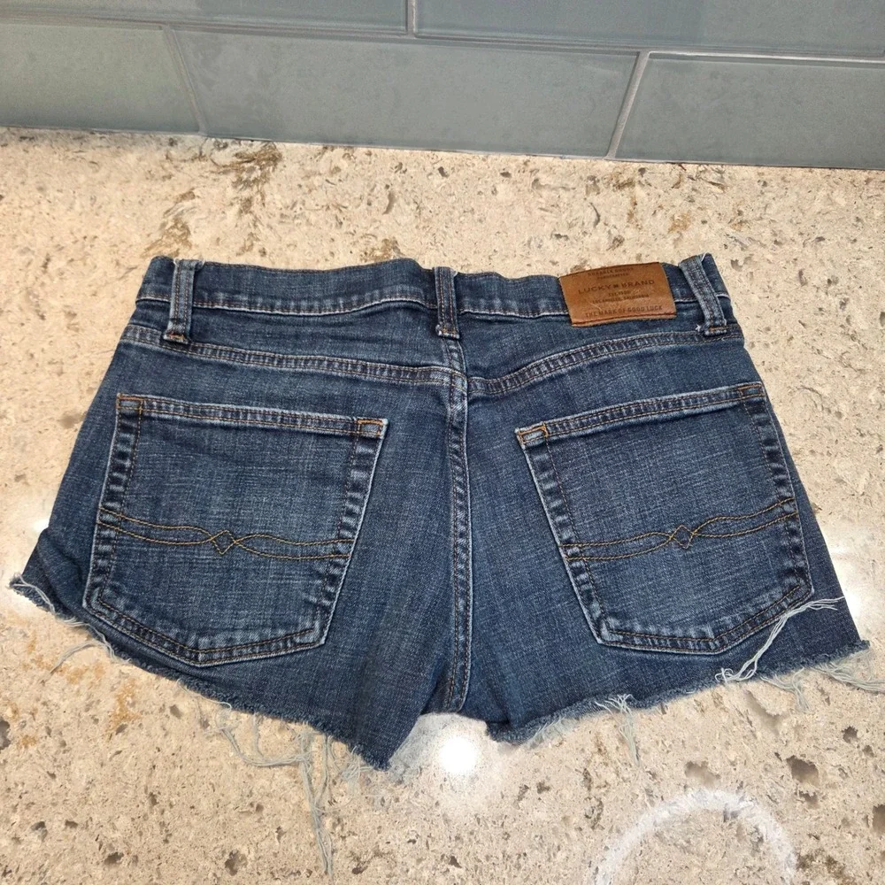 Lucky Brand 221 Straight Denim Shorts Dark Wash Frayed Hem Clover Pockets 32/30